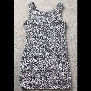 Pretty detailed back dress